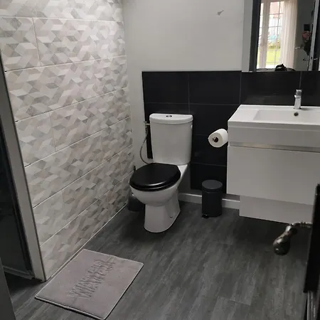 Double Dans Avec Piscine Salle De Bains Privee